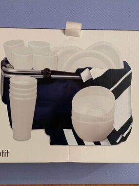 18 piece picnic basket party set